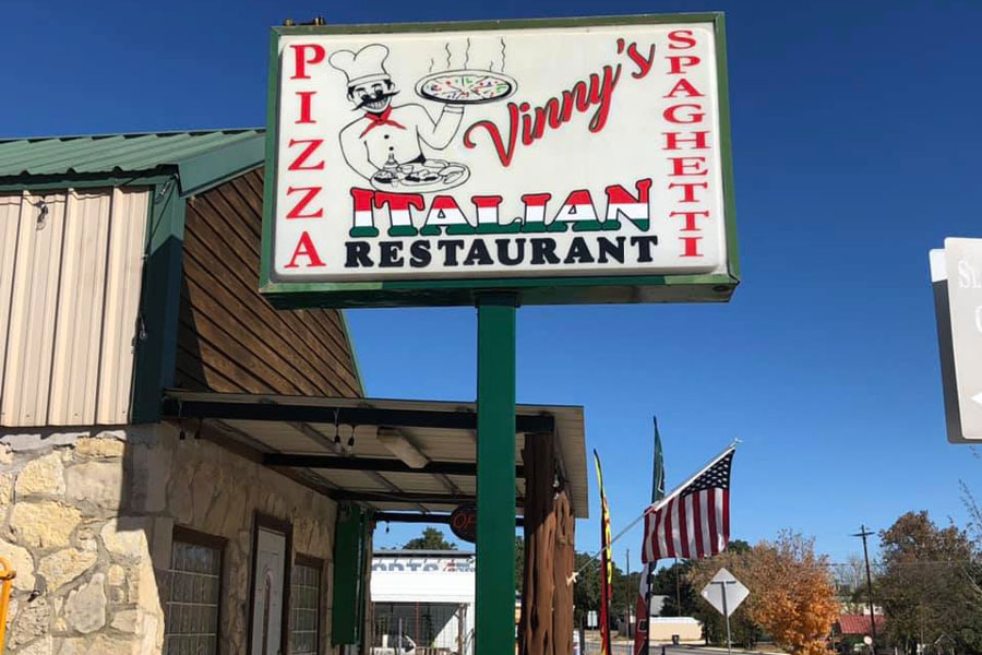 Vinny's-Italian-Restaurant-Leakey,-TX